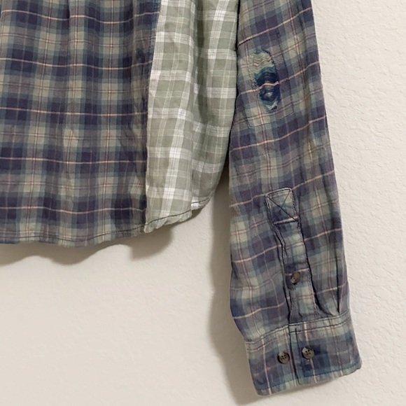 NWOT American Eagle Cropped Flannel Shirt - Picture 4 of 7